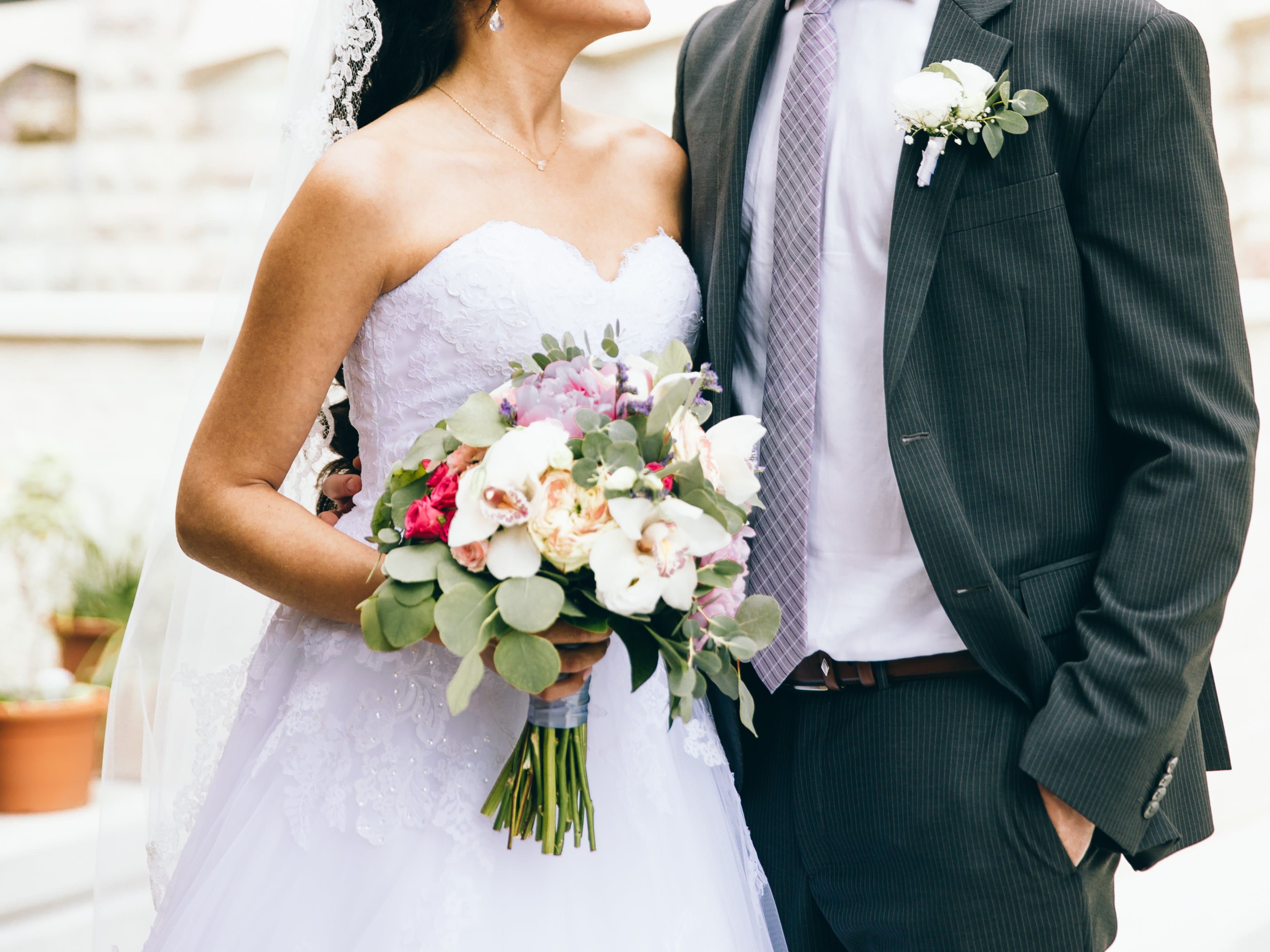 estate planning tips for newlyweds - married couple