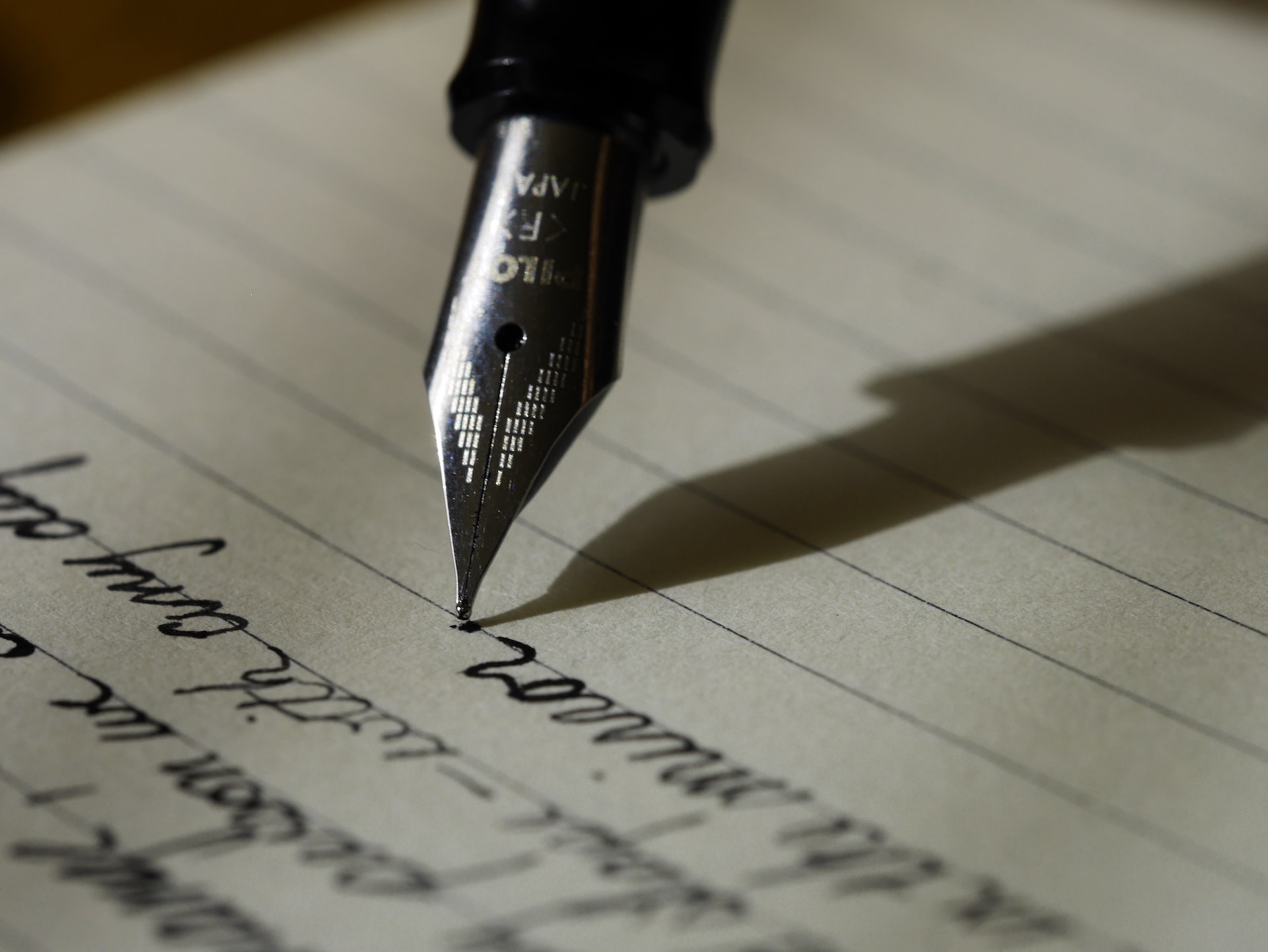 common mistakes in wills - closeup of fountain pen writing